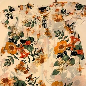 Liz Claiborne Career Floral SS Blouse with Ruffle neck & Button closure S